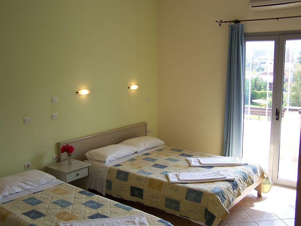 Ninos On The Beach Hotel Roda  Exterior photo
