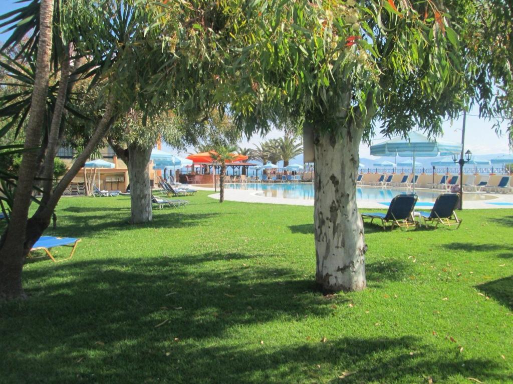 Ninos On The Beach Hotel Roda  Exterior photo