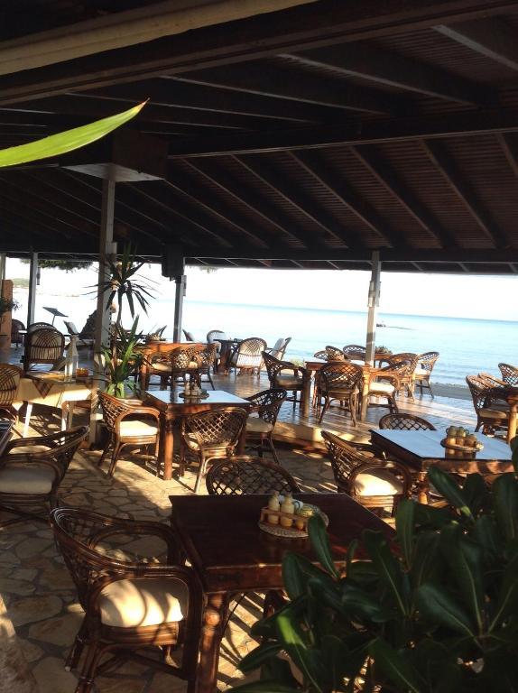 Ninos On The Beach Hotel Roda  Exterior photo